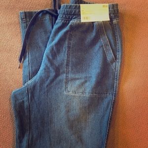 Uniqlo tapered denim pants